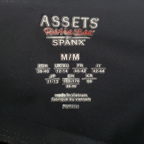 Assets Red Hot Label by Spanx Leggings - Picture 6 of 9